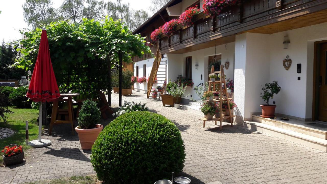 Pension Zum Krug, Messe Muenchen Hergolding Exteriör bild