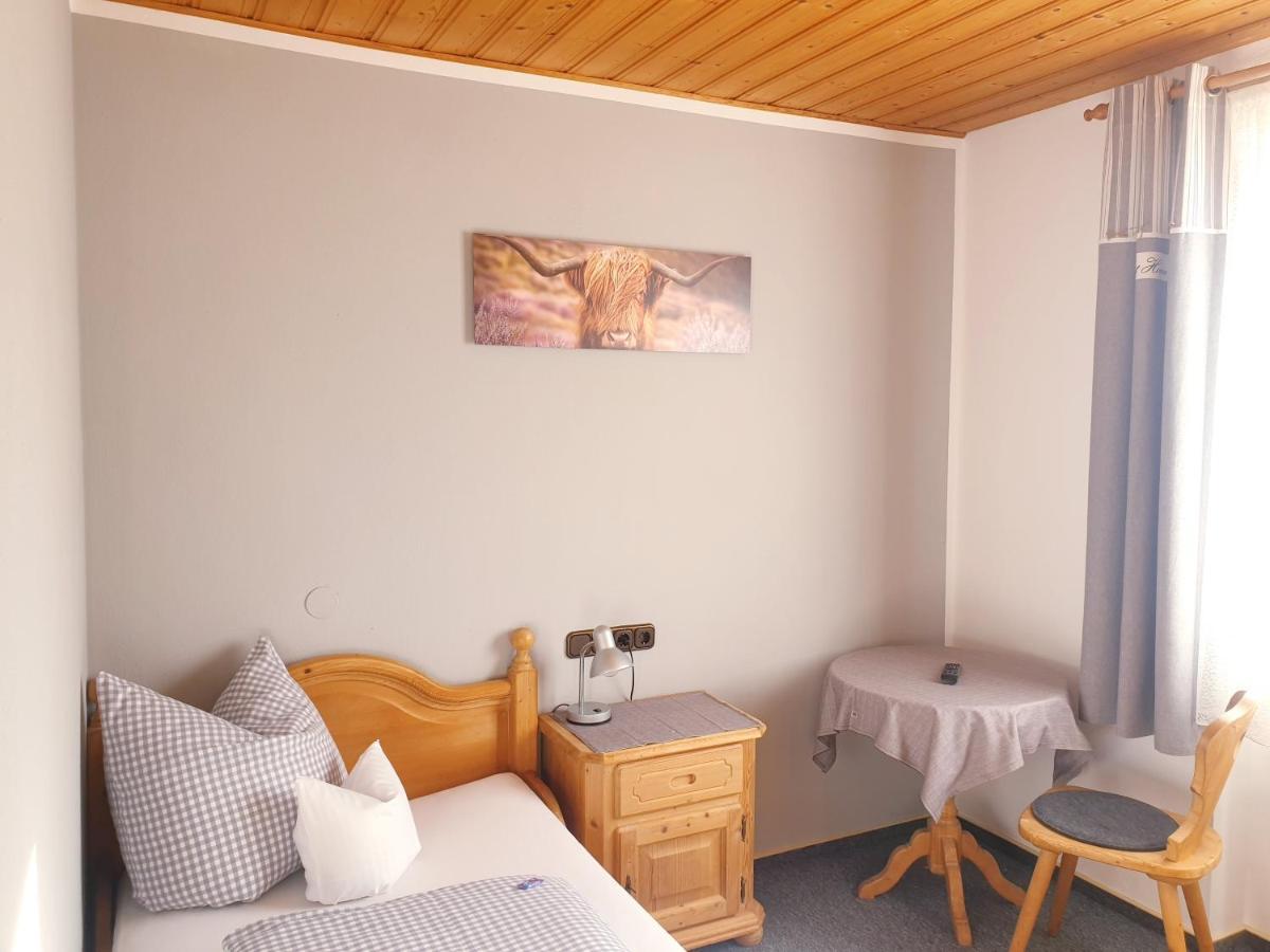 Pension Zum Krug, Messe Muenchen Hergolding Exteriör bild