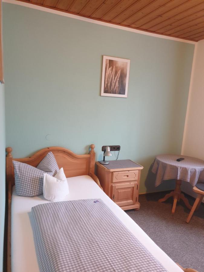 Pension Zum Krug, Messe Muenchen Hergolding Exteriör bild